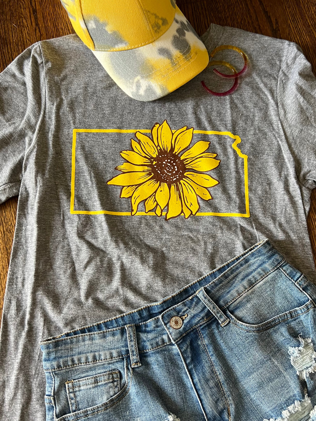 Kansas Sunflower Girl - Grey